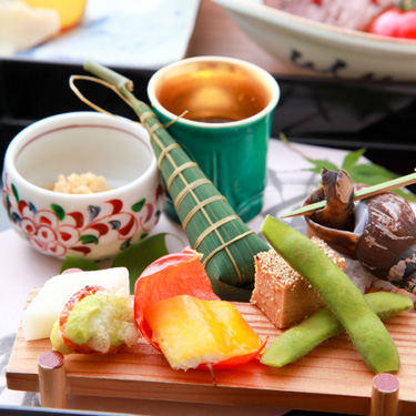 写真:京会席の前菜各種