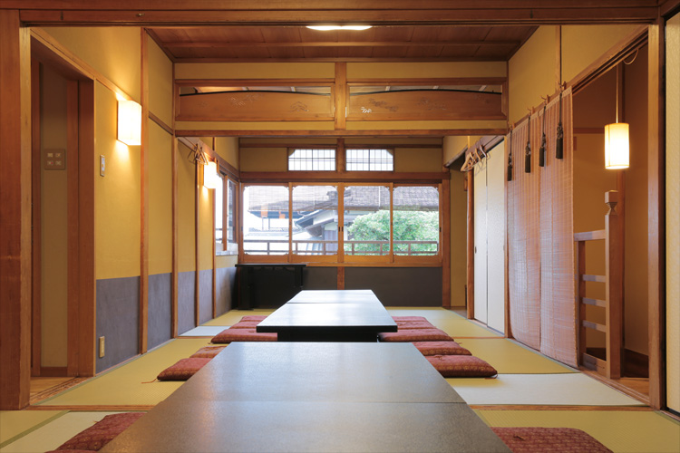 写真:二階大広間